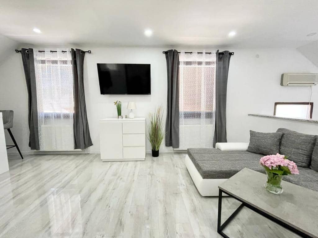 Apartman Pavenka Otočac Buitenkant foto