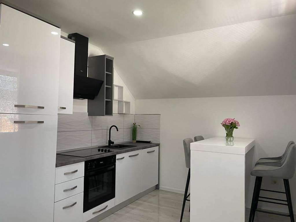 Apartman Pavenka Otočac Buitenkant foto